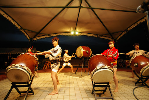 画像に alt 属性が指定されていません。ファイル名: %E5%8A%A9%E5%85%AD%E5%A4%AA%E9%BC%93.jpg